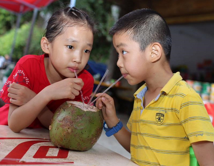 《两小无猜》作者：@千里之外 副本.jpg