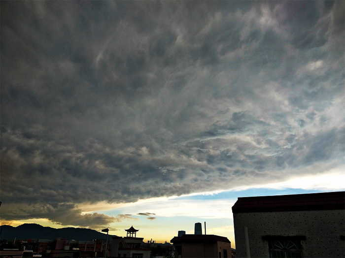 06号作品《曙光》 作者：阿威 副本.jpg